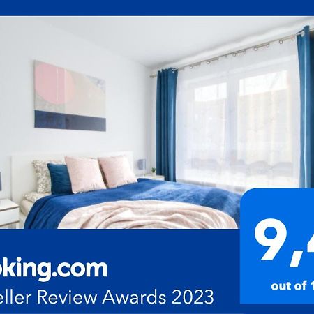 M&R Apartament Airport&Business Deluxe Cybernetyki 17 - Underground Garage - Free Wifi - Netflix - Air Conditioning - Self Check-In, Close By Chopin Airport Warsaw Ngoại thất bức ảnh