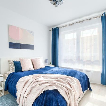 M&R Apartament Airport&Business Deluxe Cybernetyki 17 - Underground Garage - Free Wifi - Netflix - Air Conditioning - Self Check-In, Close By Chopin Airport Warsaw Ngoại thất bức ảnh