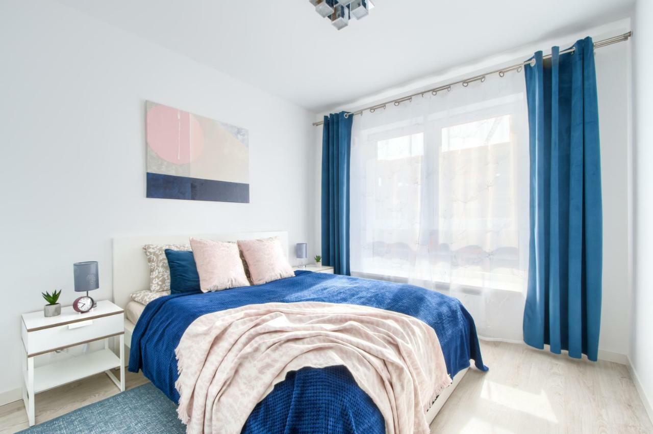 M&R Apartament Airport&Business Deluxe Cybernetyki 17 - Underground Garage - Free Wifi - Netflix - Air Conditioning - Self Check-In, Close By Chopin Airport Warsaw Ngoại thất bức ảnh