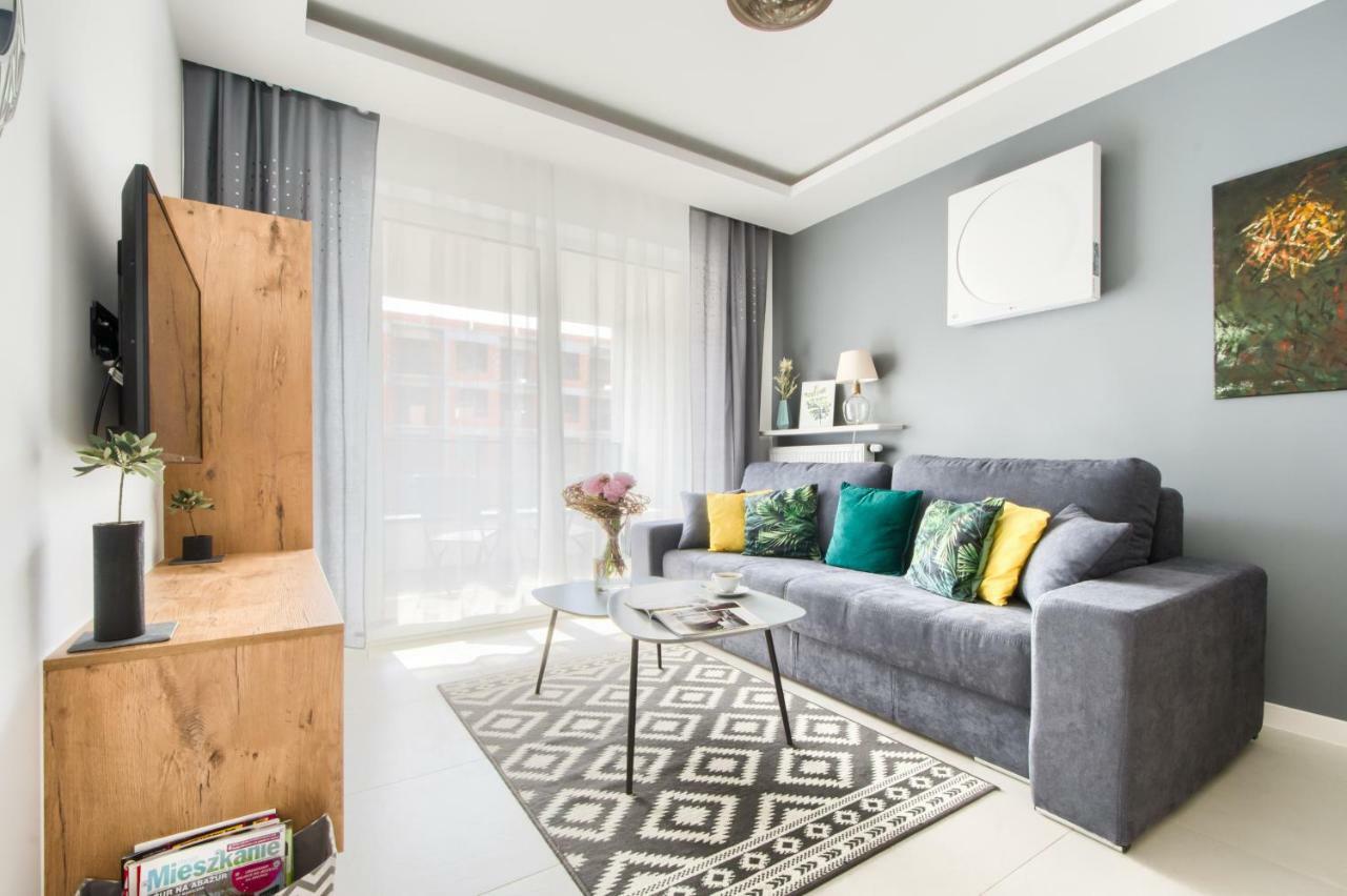 M&R Apartament Airport&Business Deluxe Cybernetyki 17 - Underground Garage - Free Wifi - Netflix - Air Conditioning - Self Check-In, Close By Chopin Airport Warsaw Ngoại thất bức ảnh